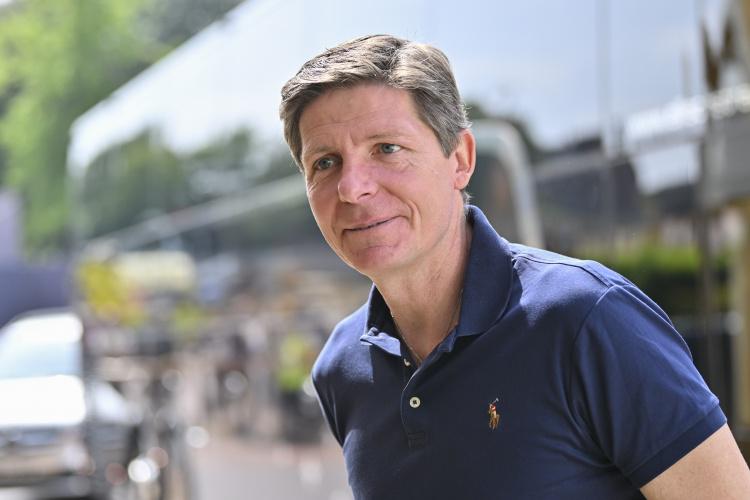 这对他是极, 如今无法随, 中确认了球