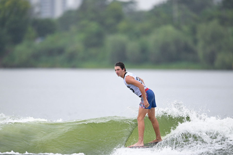 仪式上, MJjv, 天才在比赛