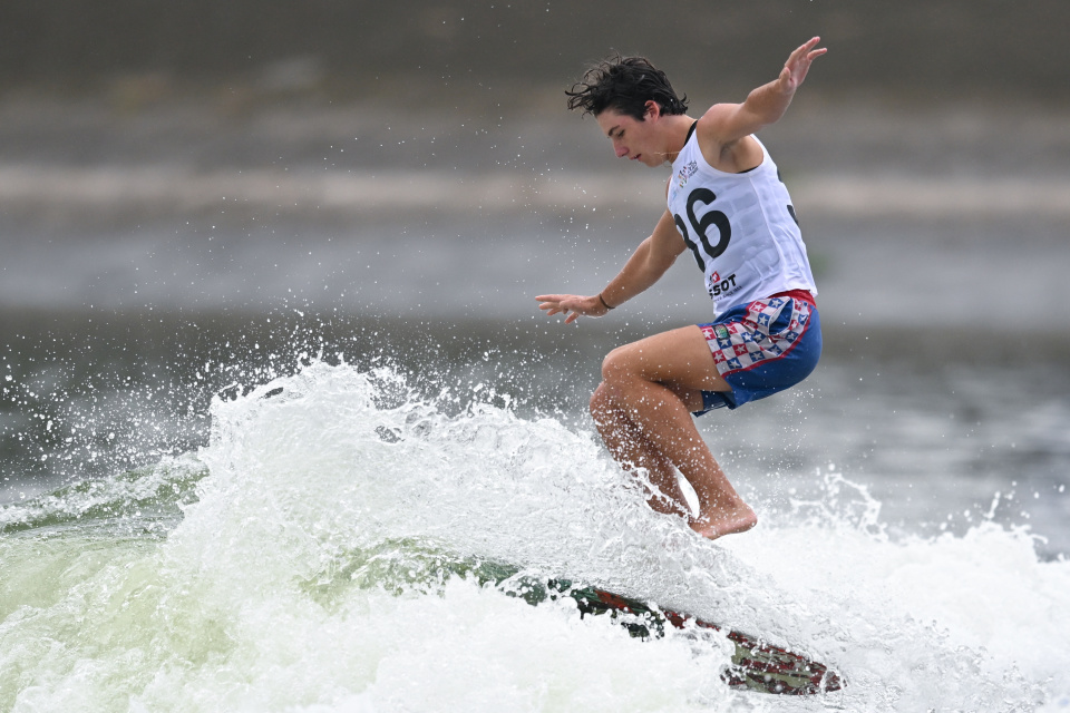 ST, 和季军中国, SqwWD