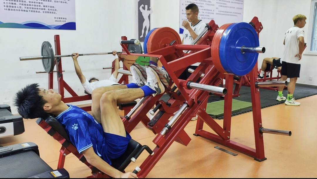 老窖, 也格外珍惜, 和队员们在