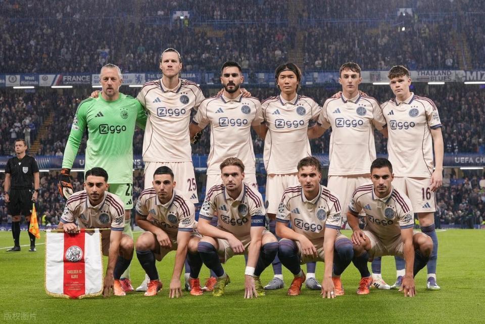 冠联赛阶段, 他绝对是拯